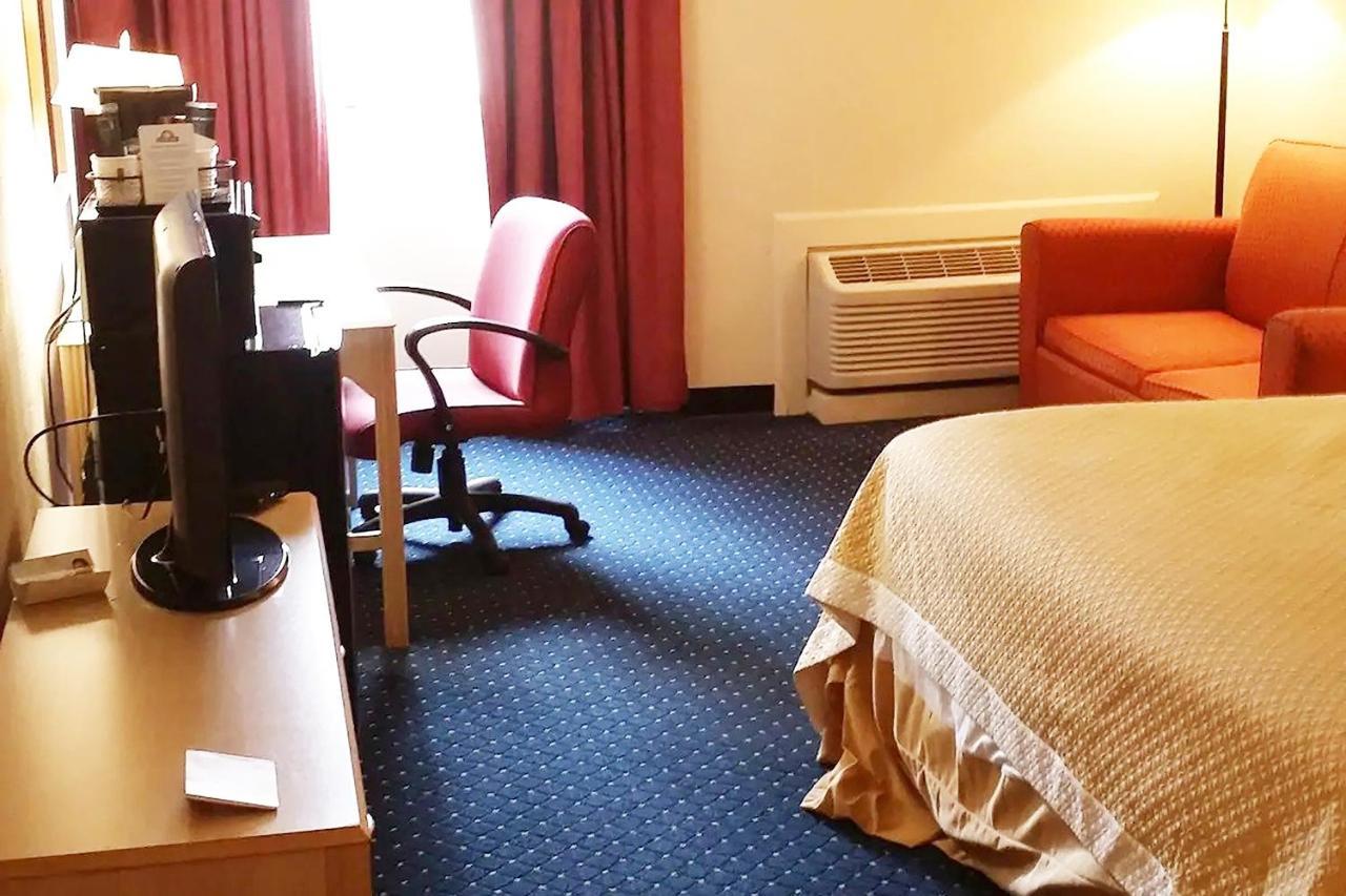 Days Inn Hotel & Conference Center Ла Крос Екстериор снимка