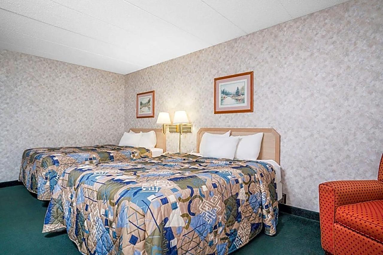 Days Inn Hotel & Conference Center Ла Крос Екстериор снимка