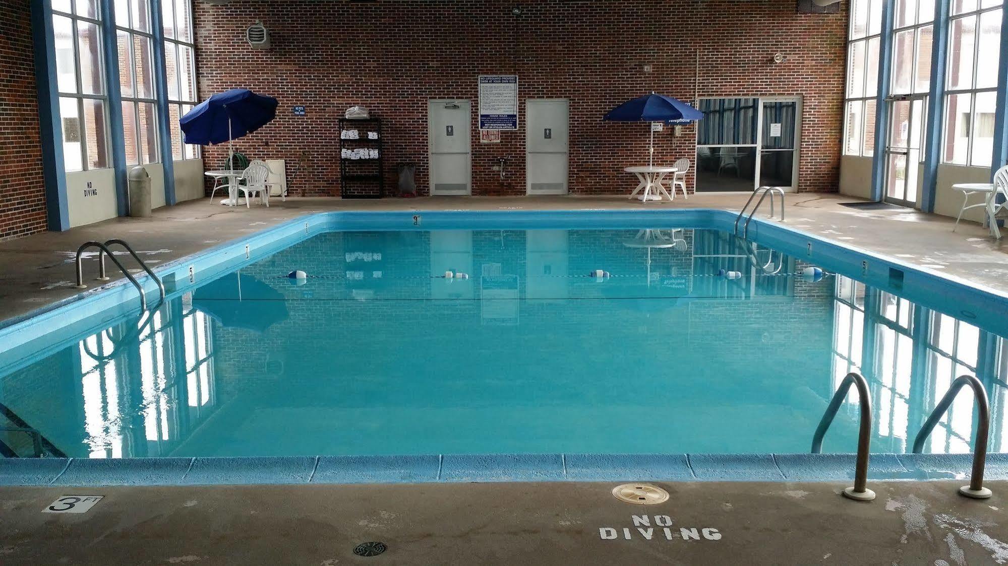 Days Inn Hotel & Conference Center Ла Крос Екстериор снимка