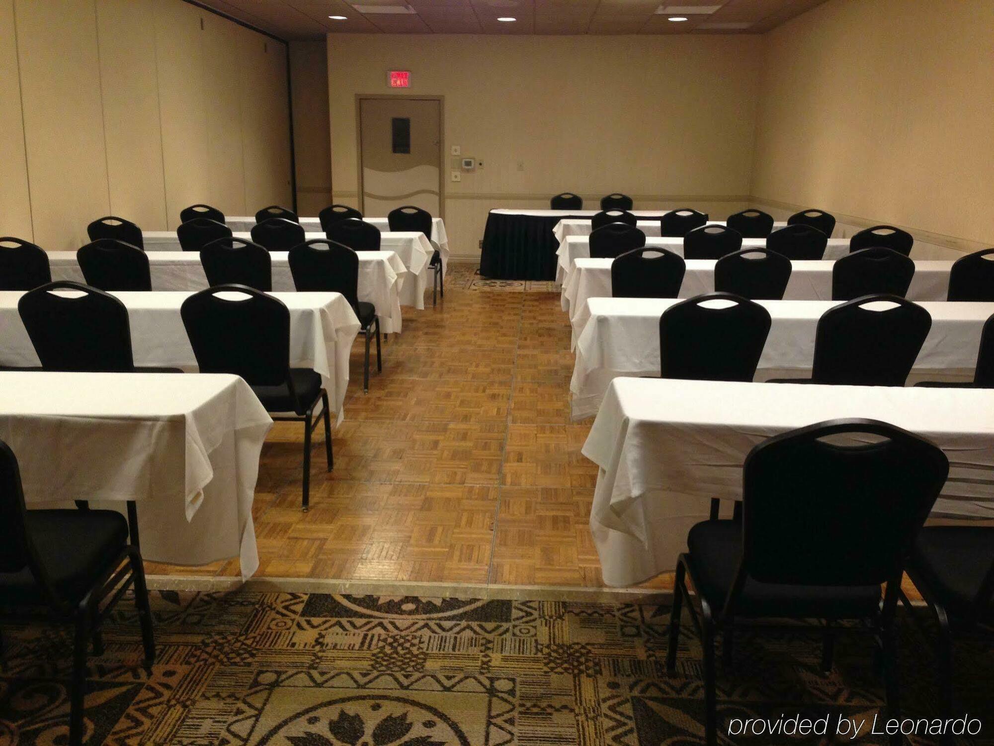 Days Inn Hotel & Conference Center Ла Крос Екстериор снимка